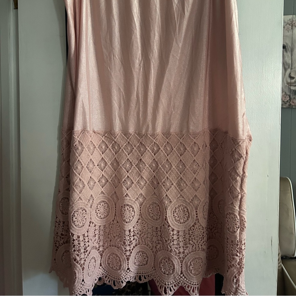 Skirt slip extender